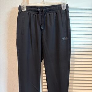 The North Face Women’s Ankle Pant – TNF Black (Size Small) NWT